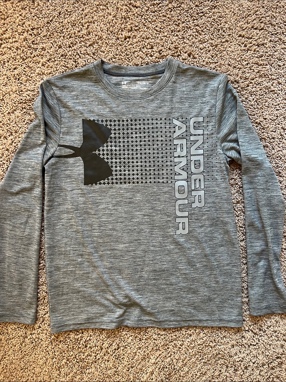 Under Armour Gray Long-Sleeve Logo Tee Youth Large